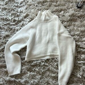 Fuzzy mock neck Zara white sweater